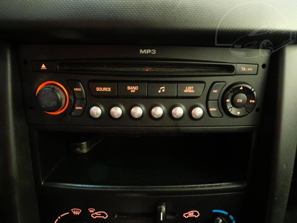 2008 Peugeot 207 - 29