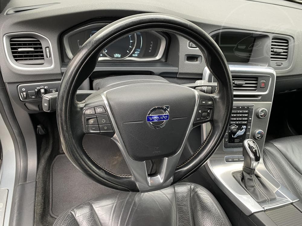 2013 Volvo V60 - 13