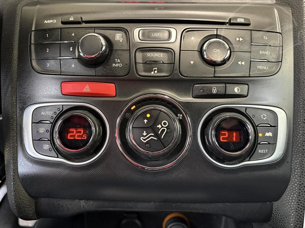 2014 Citroen DS4 - 27