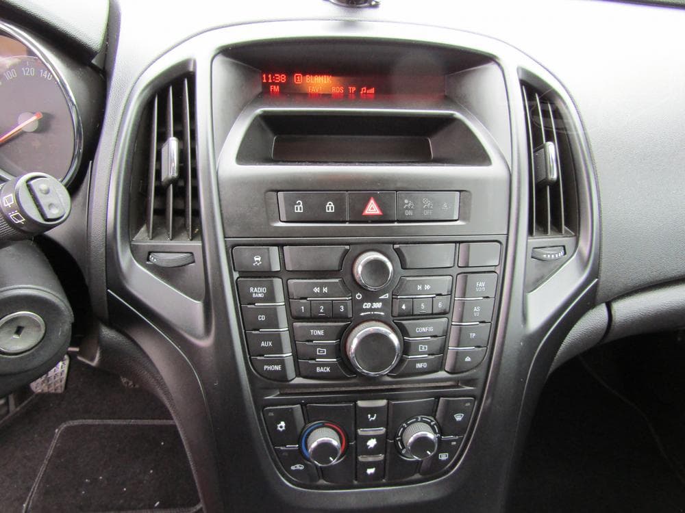 2011 Opel ASTRA - 13