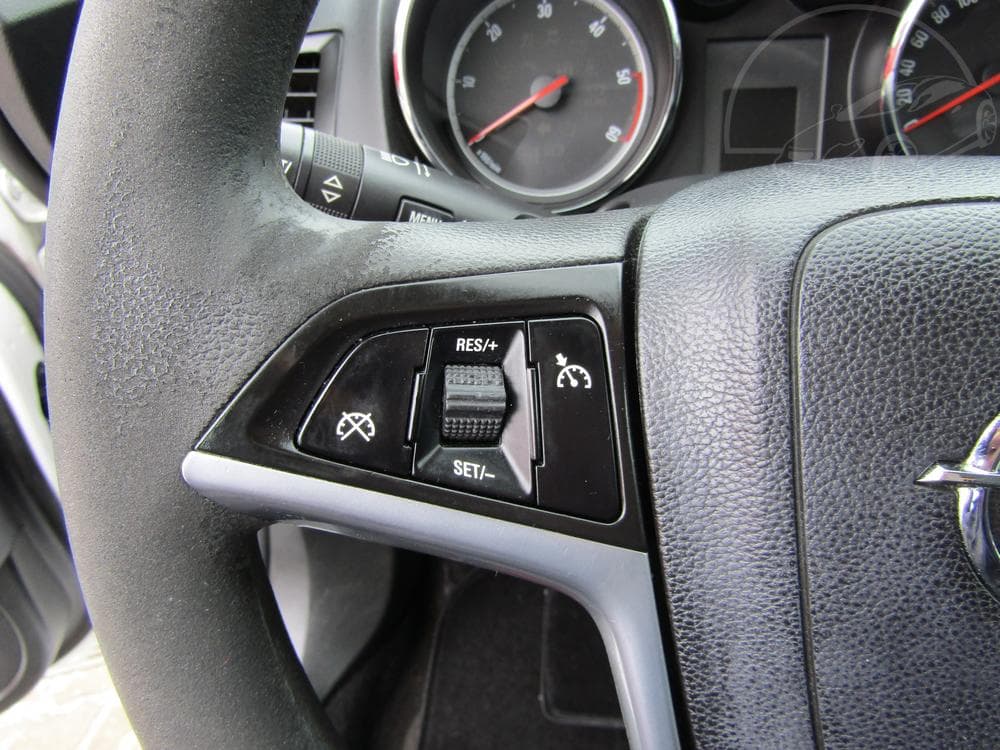 2011 Opel ASTRA - 16