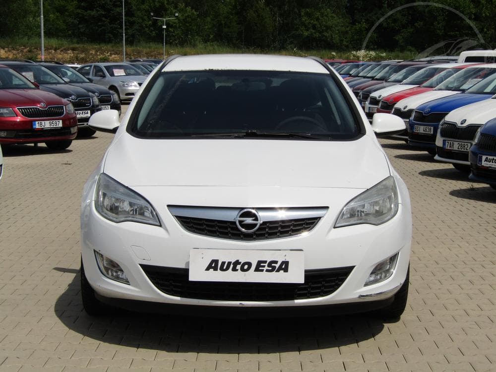 2011 Opel ASTRA - 2