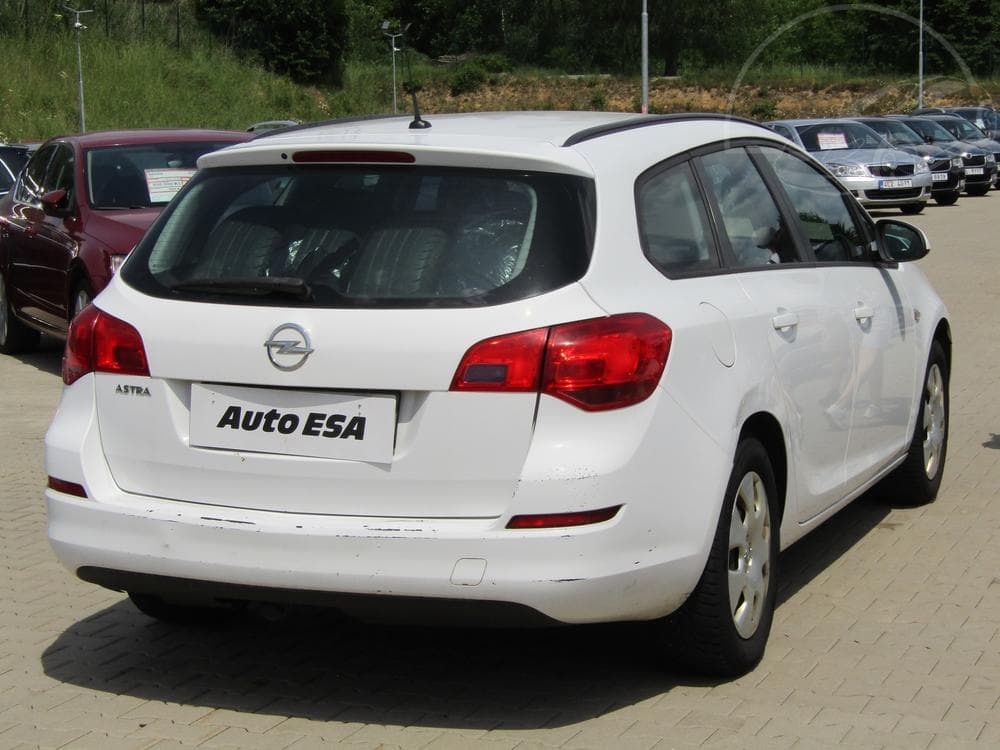2011 Opel ASTRA - 4