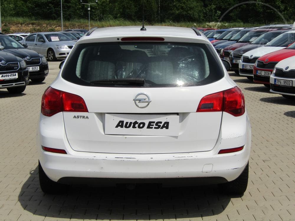 2011 Opel ASTRA - 5