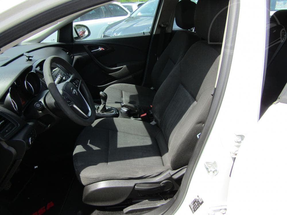 2011 Opel ASTRA - 9