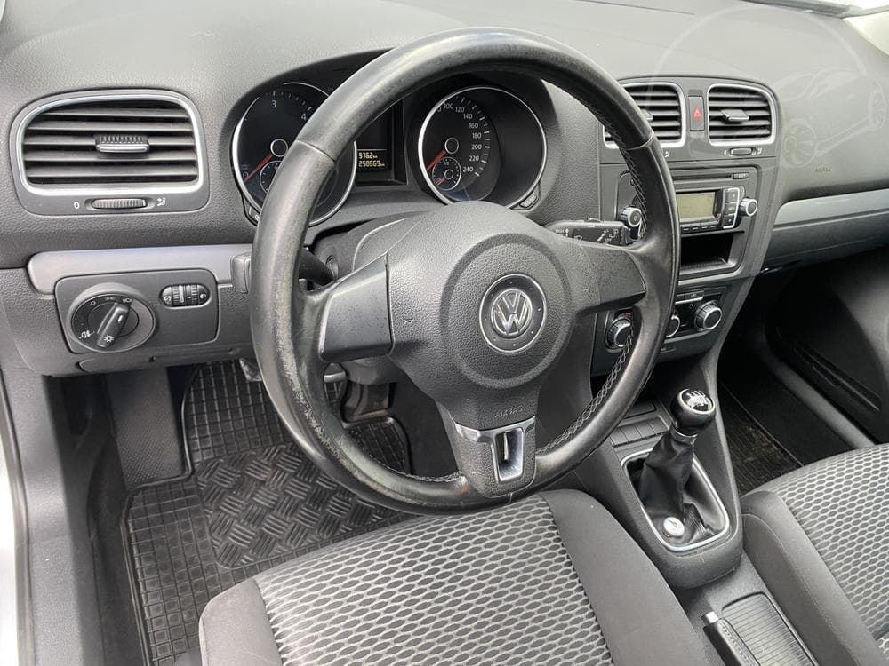 2010 Volkswagen GOLF - 12