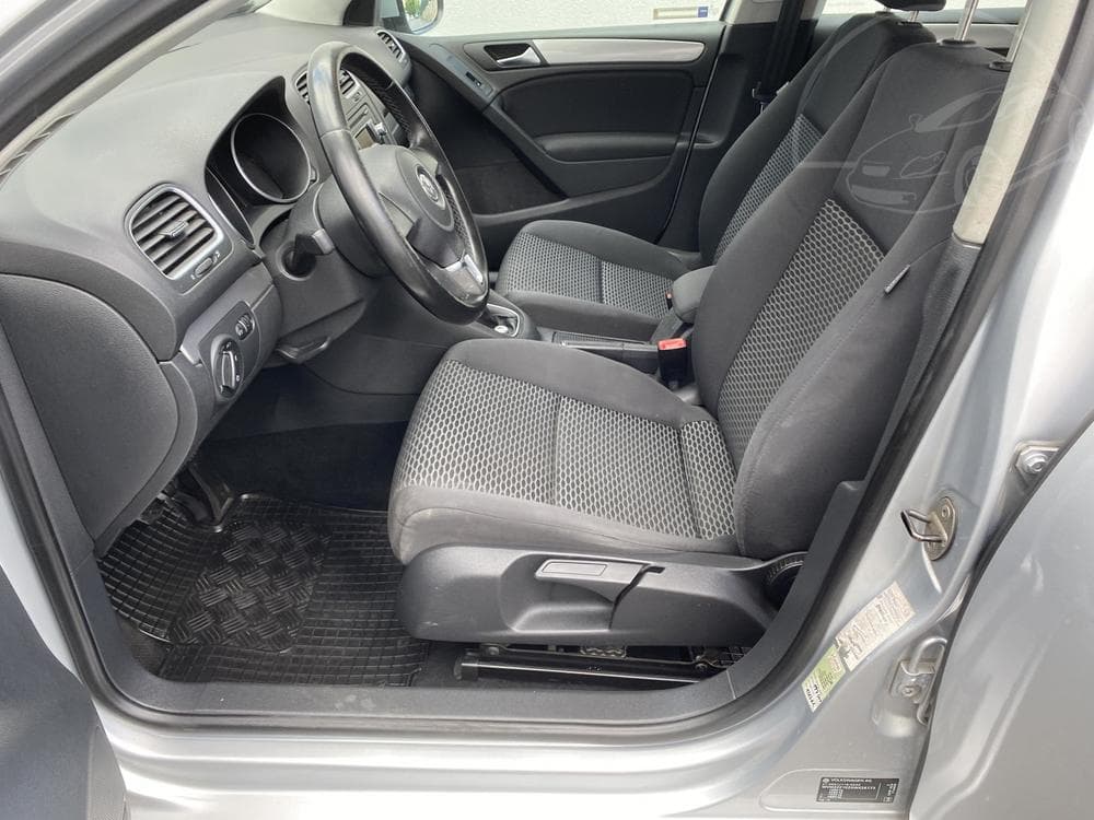 2010 Volkswagen GOLF - 9