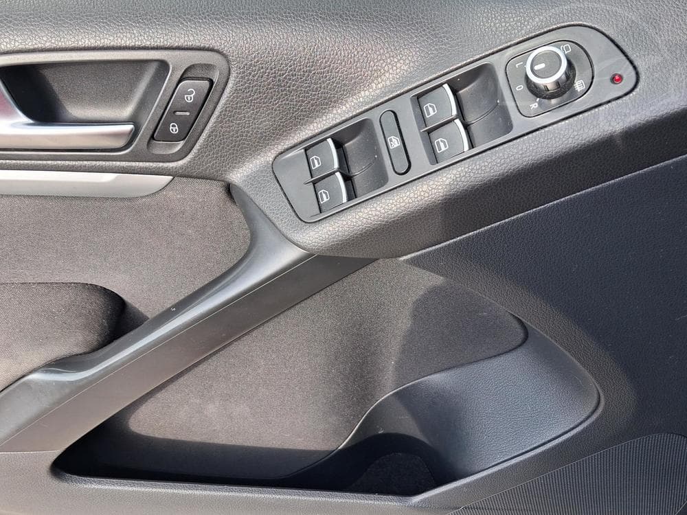 2012 Volkswagen Tiguan - 11