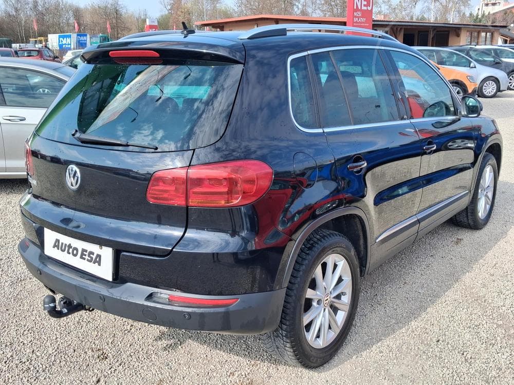 2012 Volkswagen Tiguan - 4