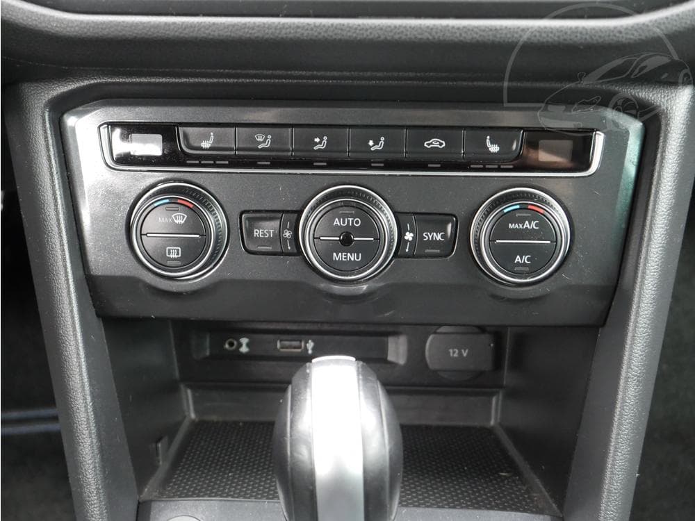 2017 Volkswagen TIGUAN - 27