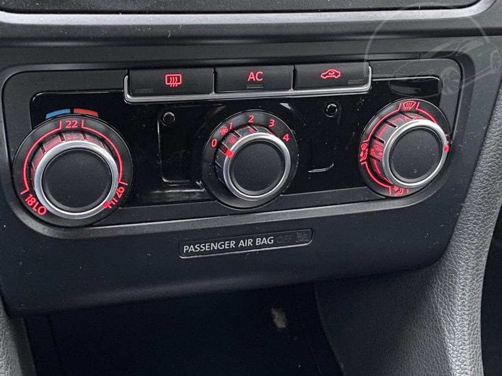 2010 Volkswagen GOLF - 13