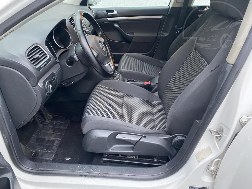 2010 Volkswagen GOLF - 9