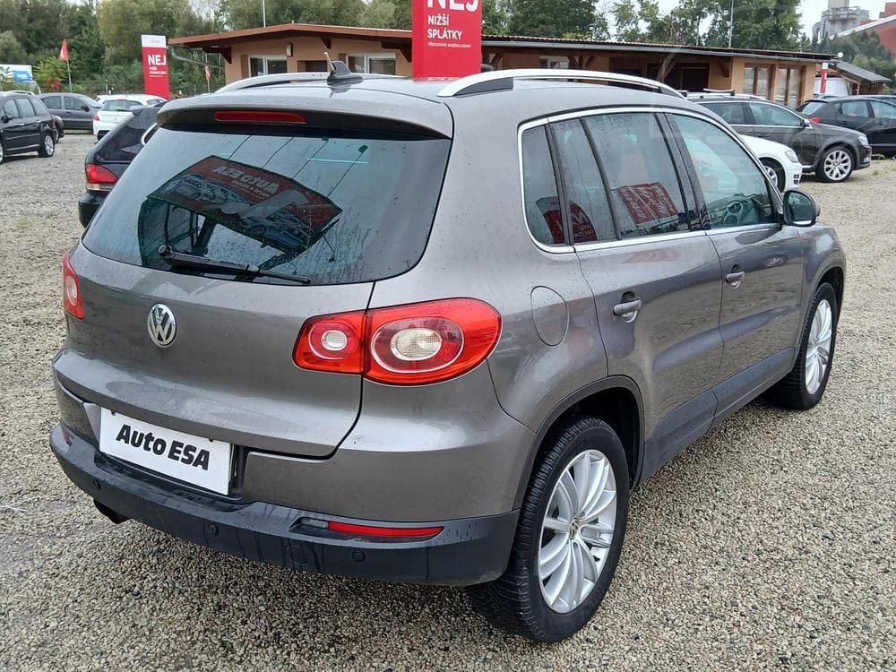 2010 Volkswagen TIGUAN - 4