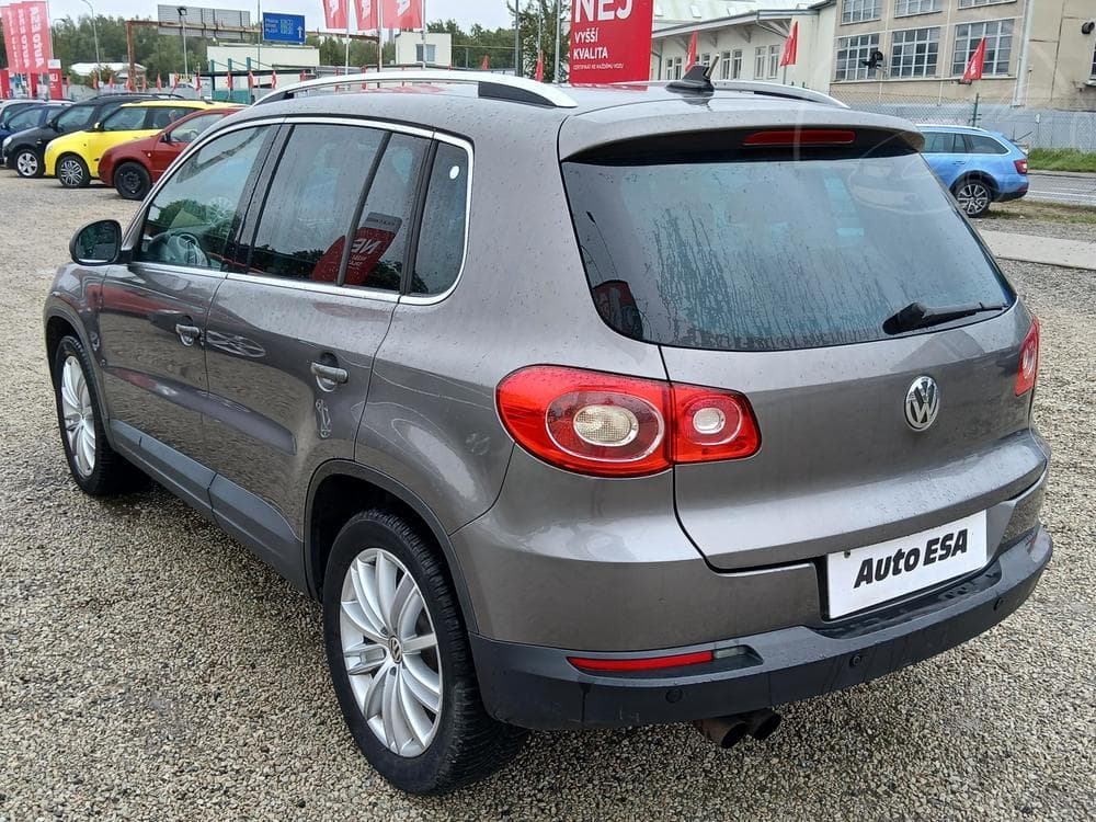 2010 Volkswagen TIGUAN - 6