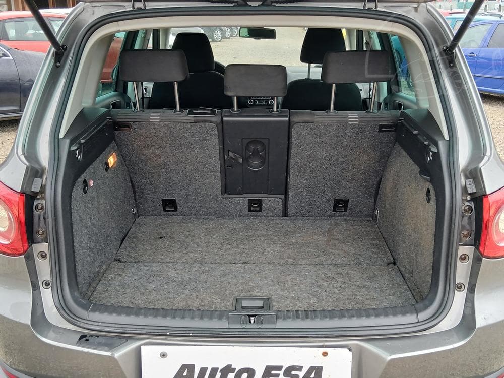 2010 Volkswagen TIGUAN - 7