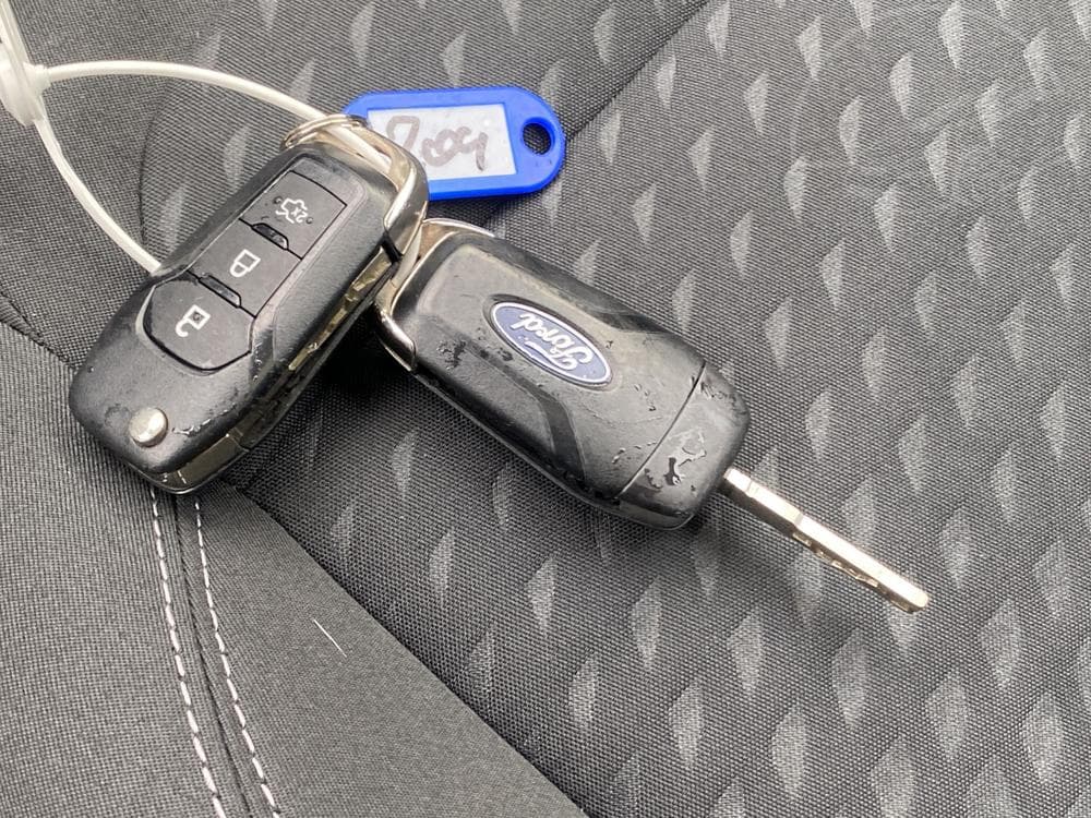 2017 Ford FIESTA - 17
