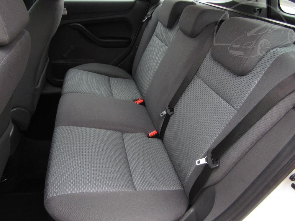2005 Ford FOCUS - 10