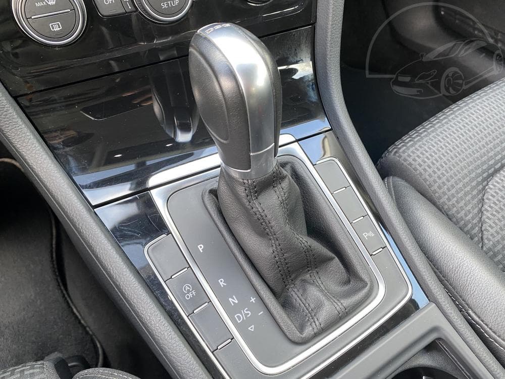 2013 Volkswagen GOLF - 76