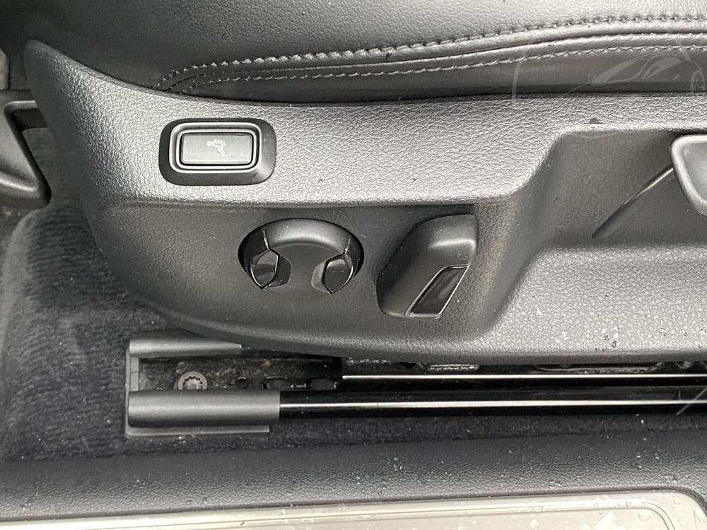 2016 Volkswagen PASSAT - 34