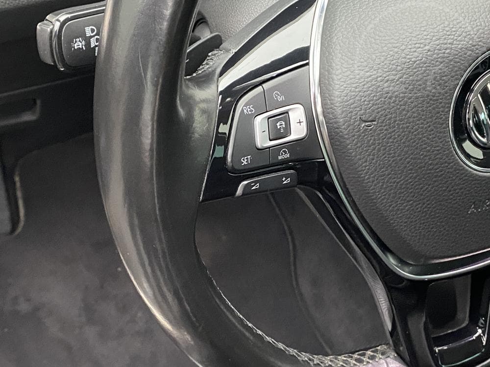 2016 Volkswagen PASSAT - 40