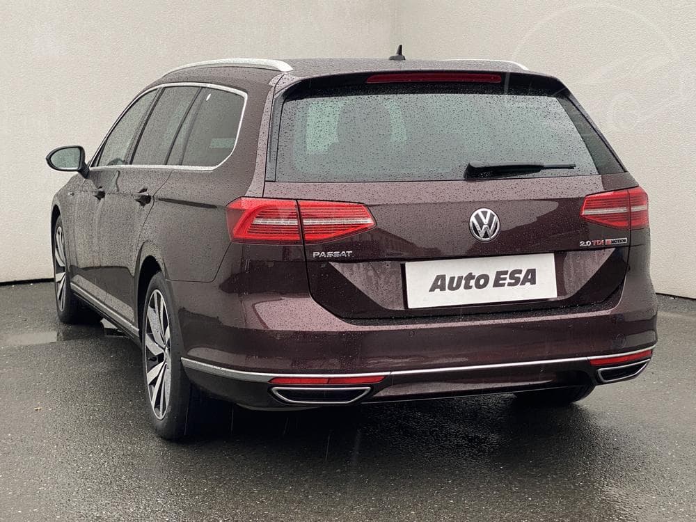 2016 Volkswagen PASSAT - 16