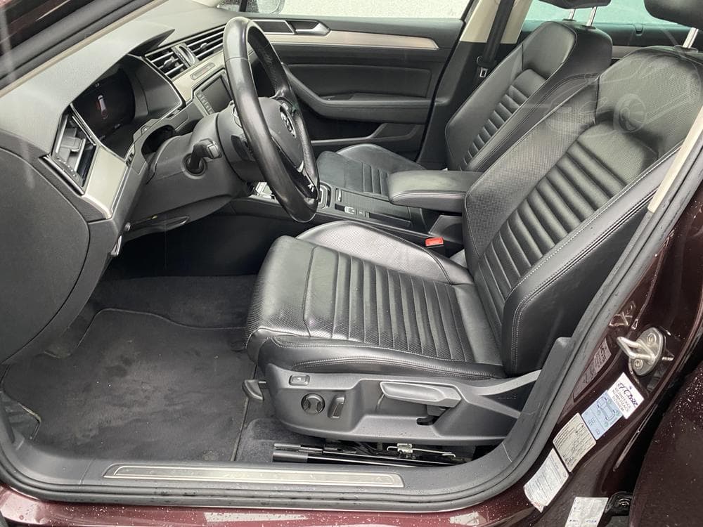 2016 Volkswagen PASSAT - 25