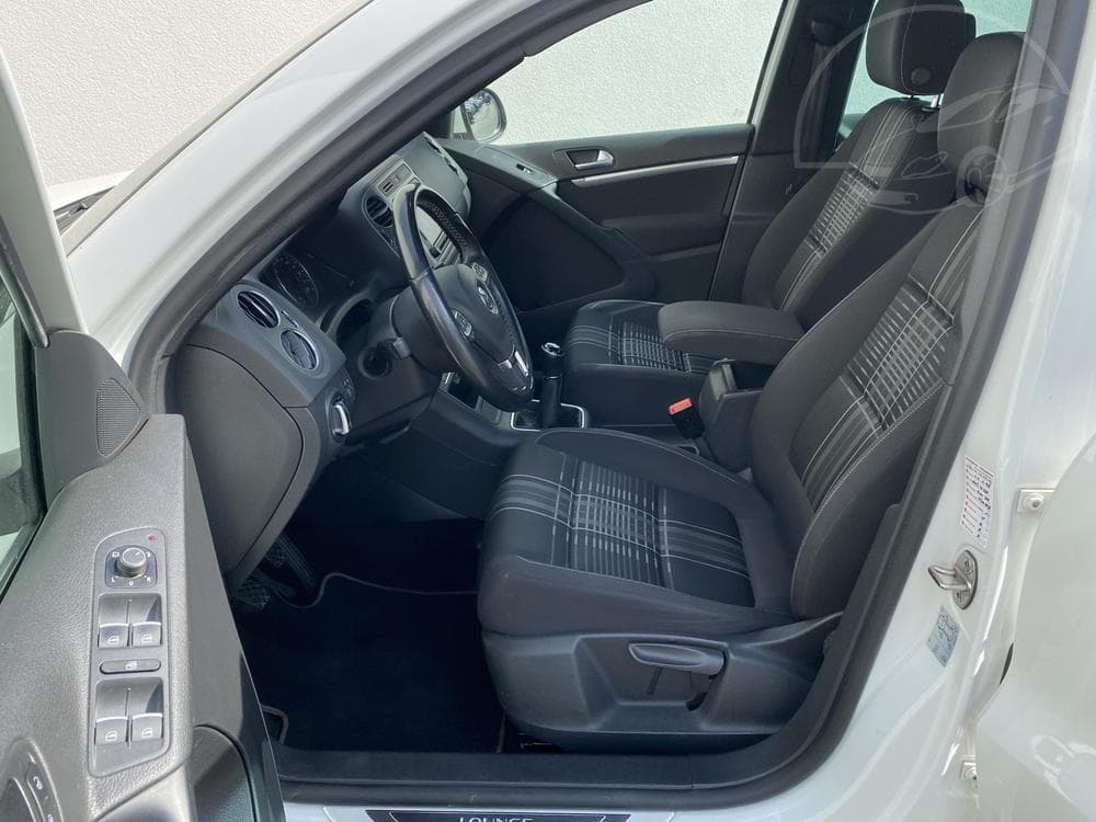 2015 Volkswagen TIGUAN - 25