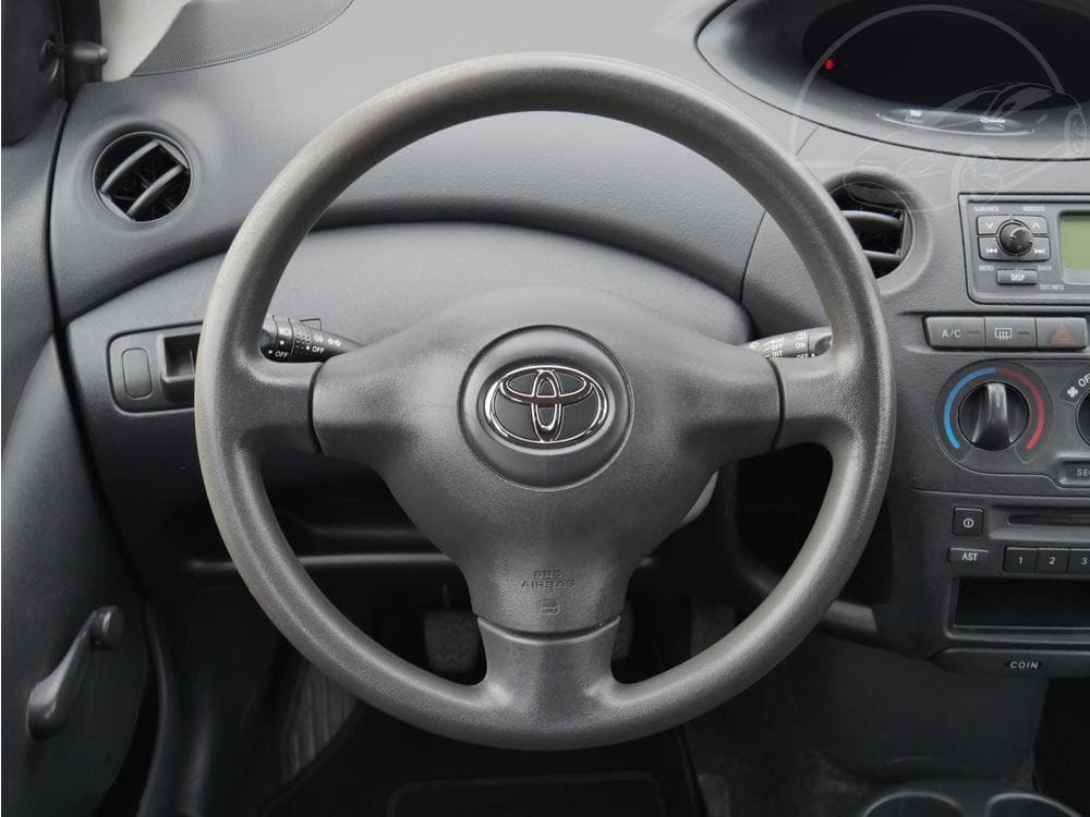 2006 Toyota YARIS - 11