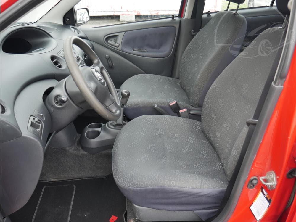 2006 Toyota YARIS - 9