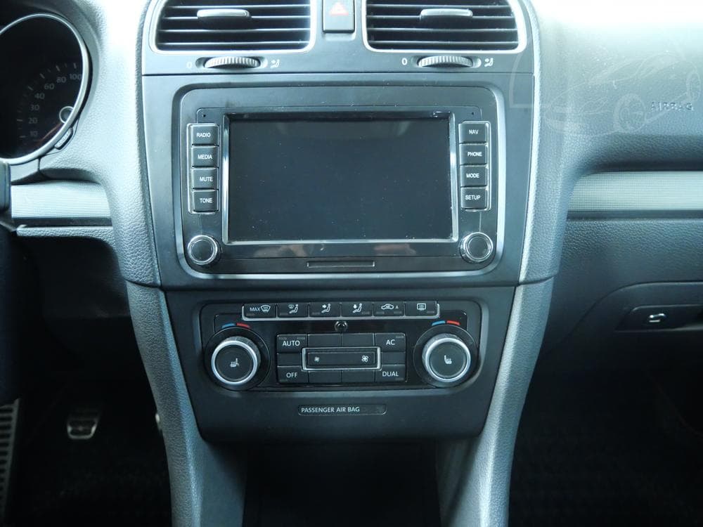 2011 Volkswagen GOLF - 13