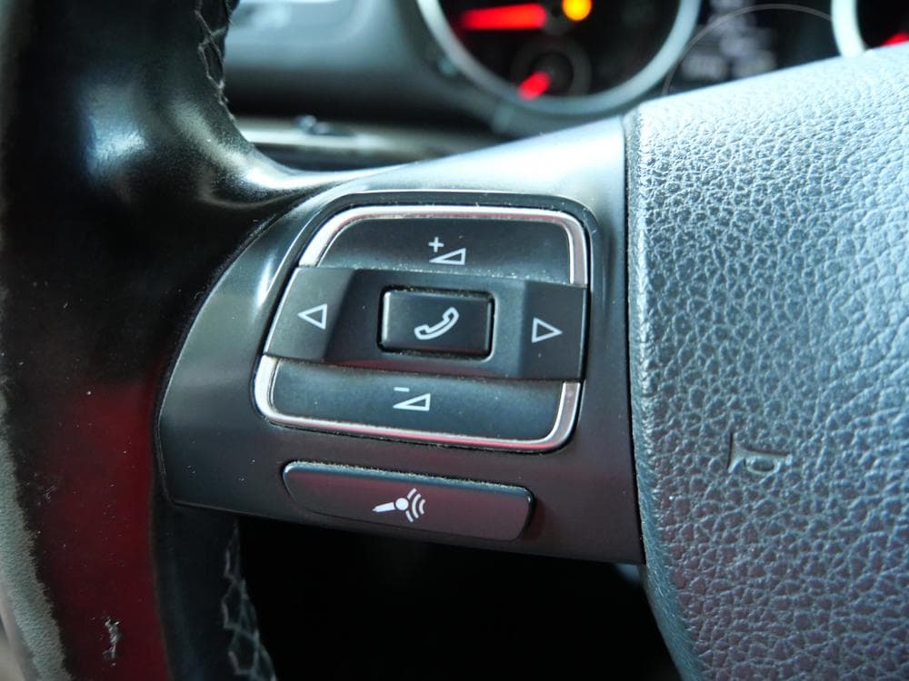 2011 Volkswagen GOLF - 16
