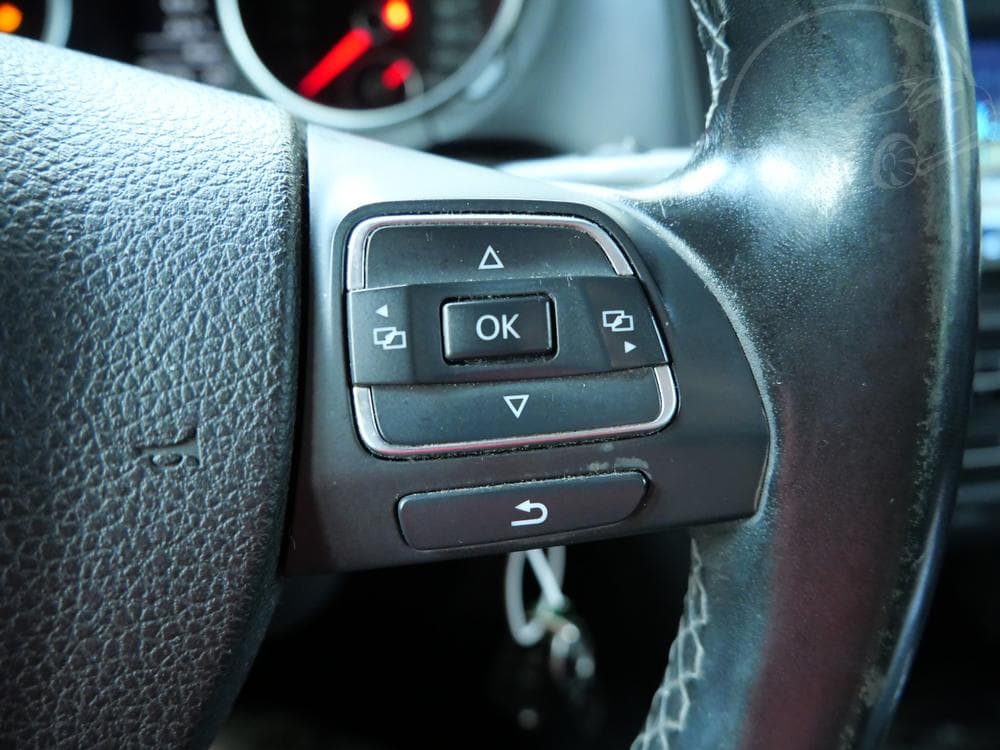 2011 Volkswagen GOLF - 17