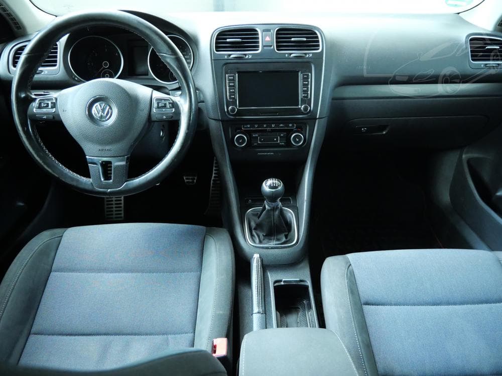 2011 Volkswagen GOLF - 8