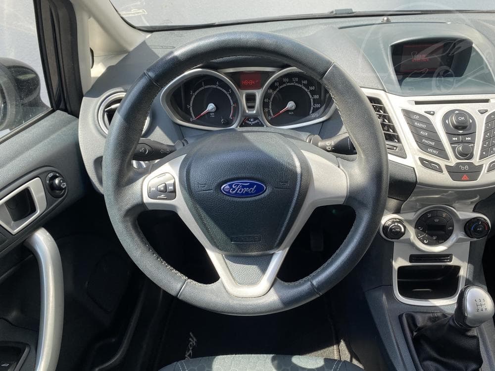 2011 Ford FIESTA - 12
