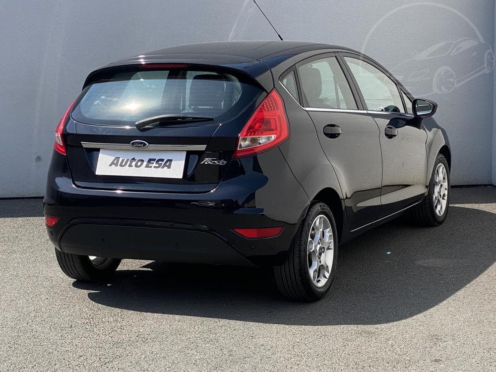 2011 Ford FIESTA - 4