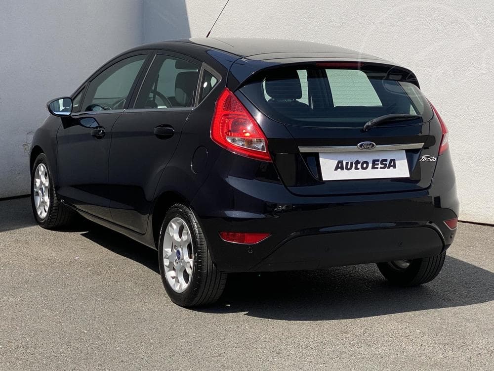 2011 Ford FIESTA - 6