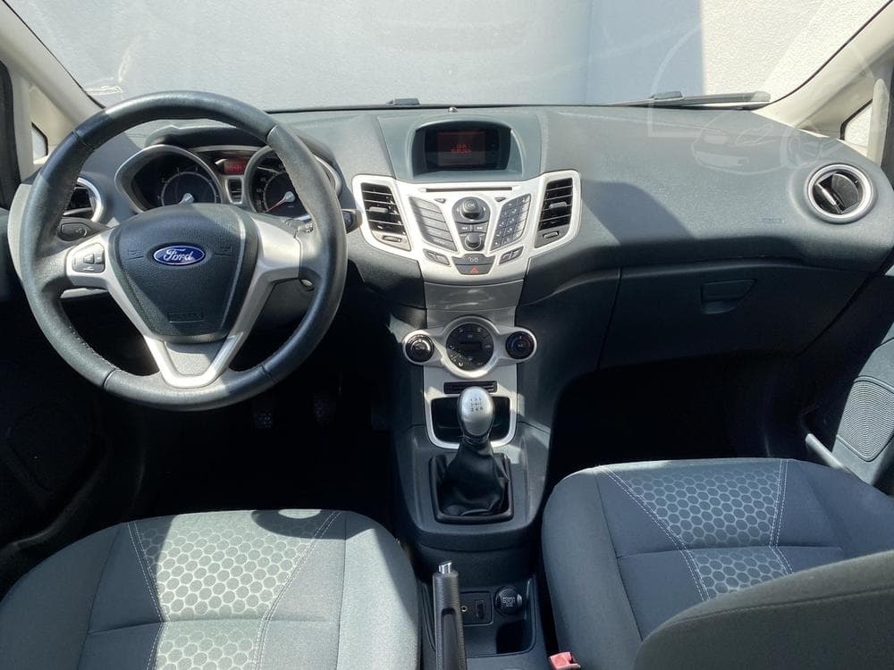 2011 Ford FIESTA - 8