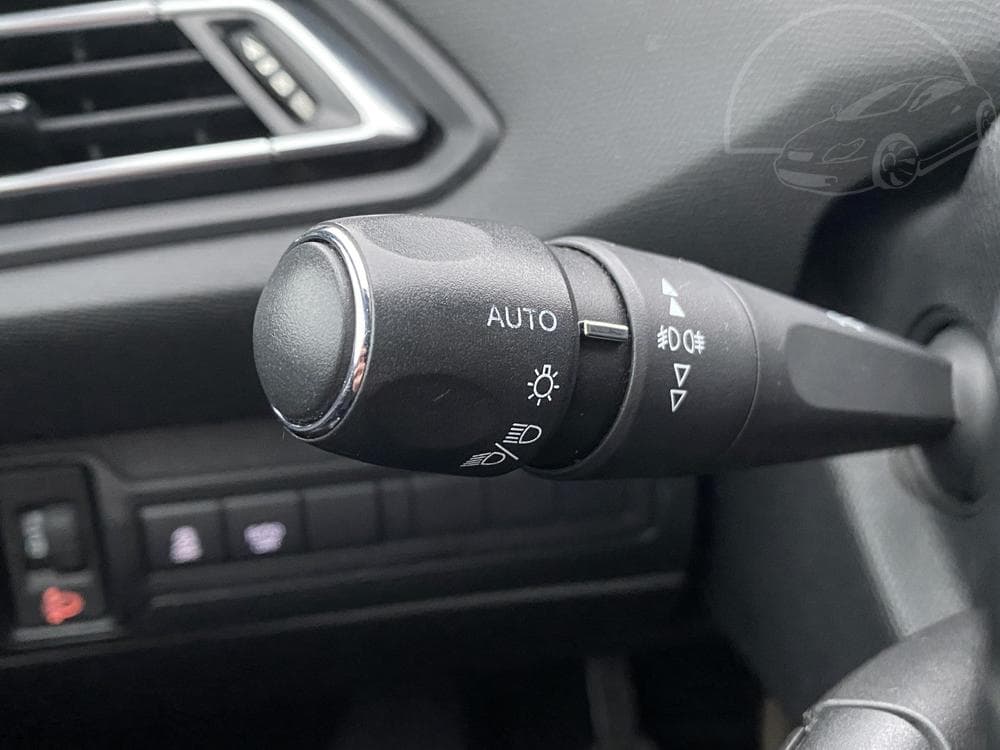 2014 Peugeot 308 - 12