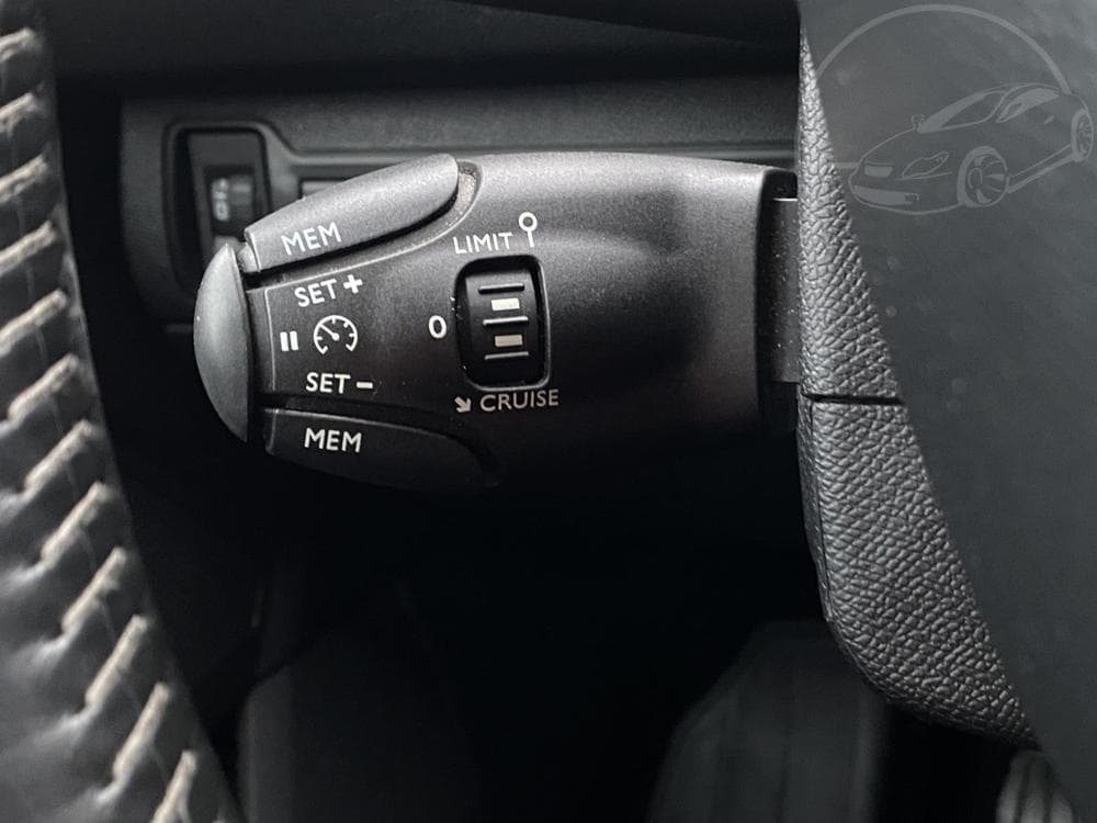2014 Peugeot 308 - 13