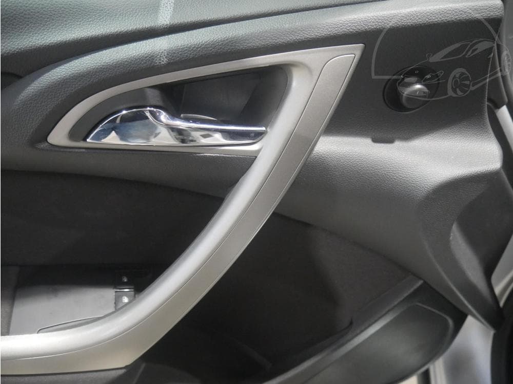 2011 Opel ASTRA - 11