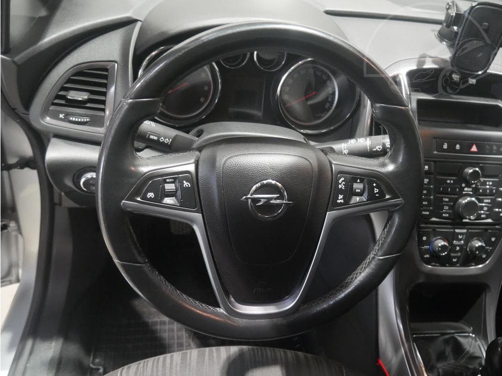 2011 Opel ASTRA - 12