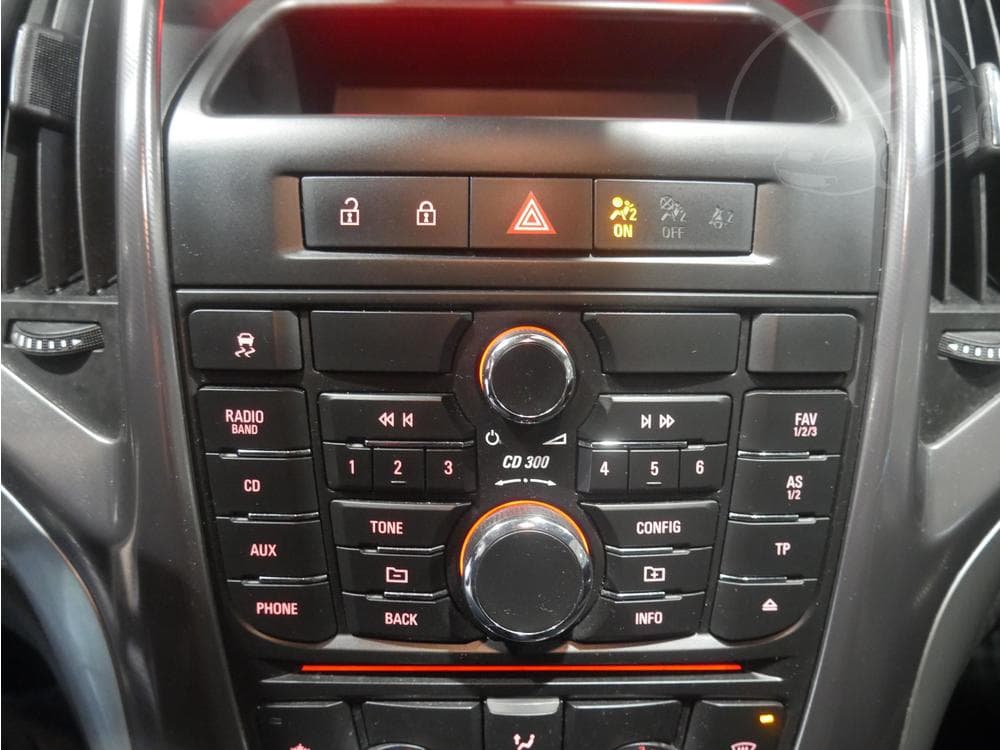 2011 Opel ASTRA - 13