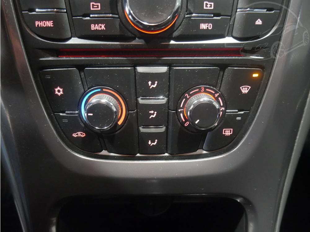 2011 Opel ASTRA - 14