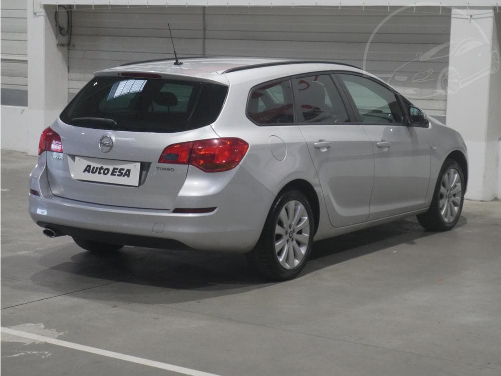 2011 Opel ASTRA - 4