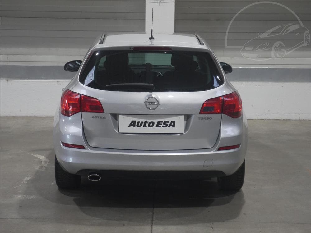 2011 Opel ASTRA - 5