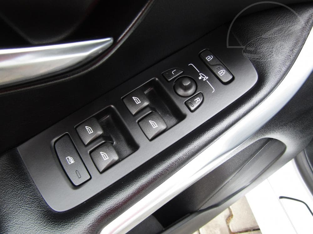2015 Volvo V40 - 12