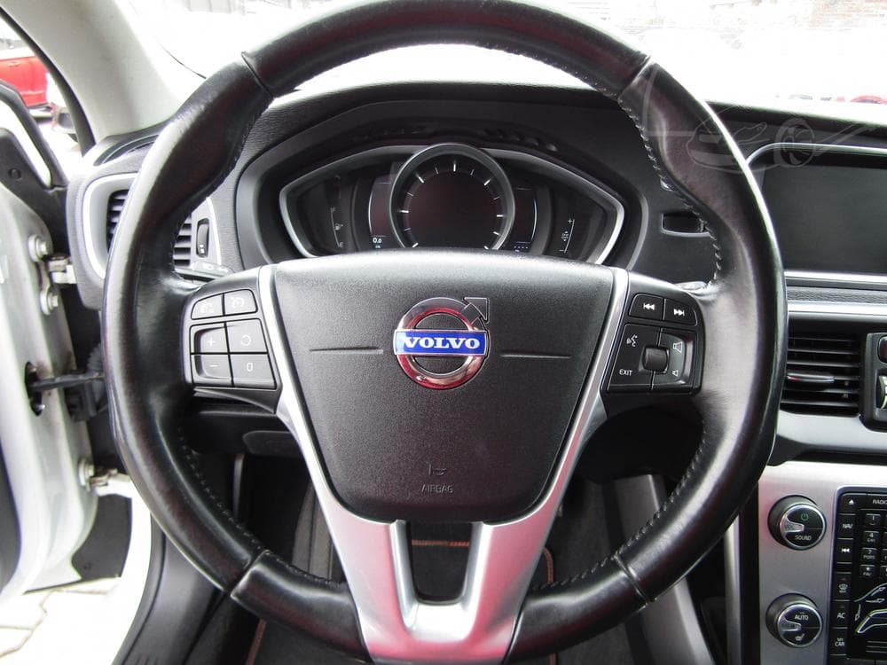 2015 Volvo V40 - 19