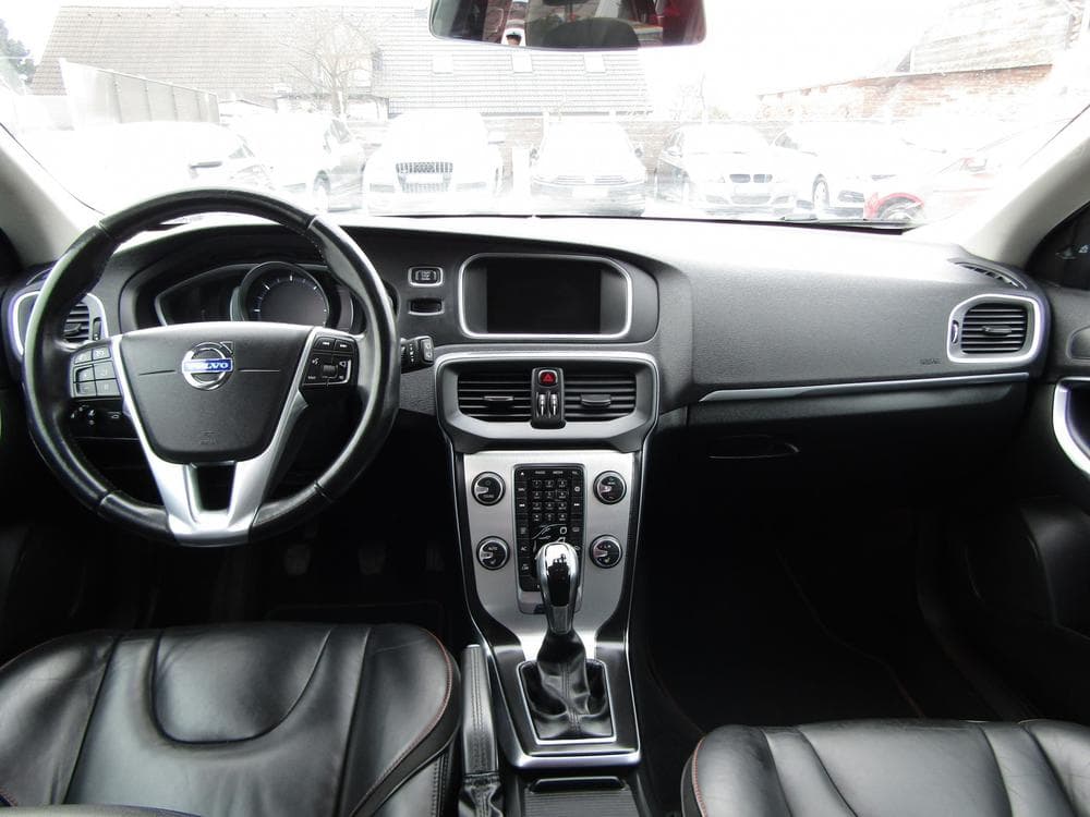 2015 Volvo V40 - 8