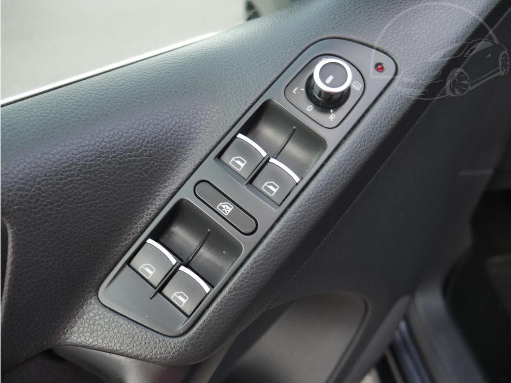 2012 Volkswagen TIGUAN - 25