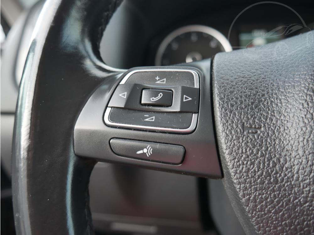 2012 Volkswagen TIGUAN - 31